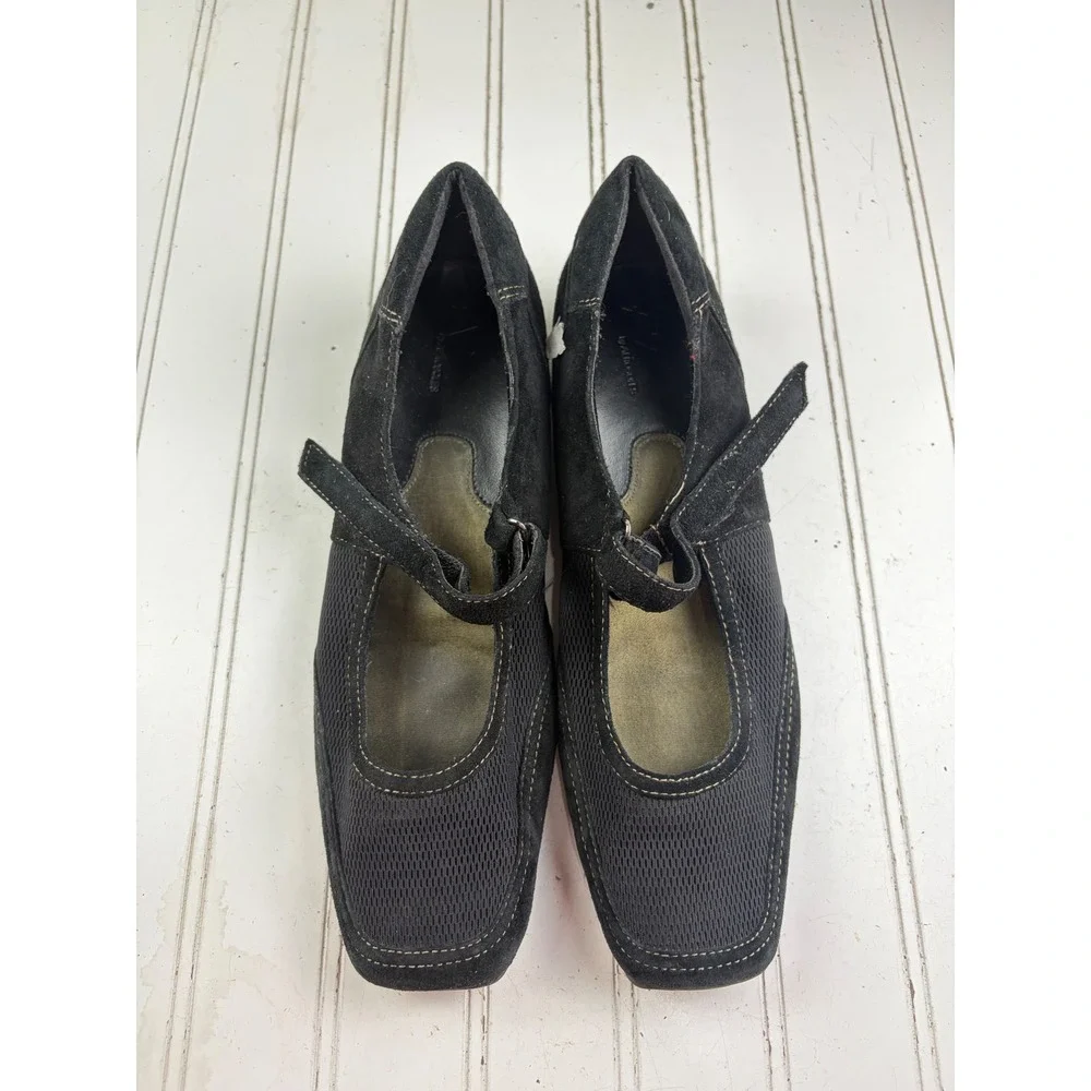 AEROSOLES elevate your